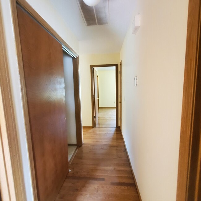 Photo - 5705 S Franklin Ave
