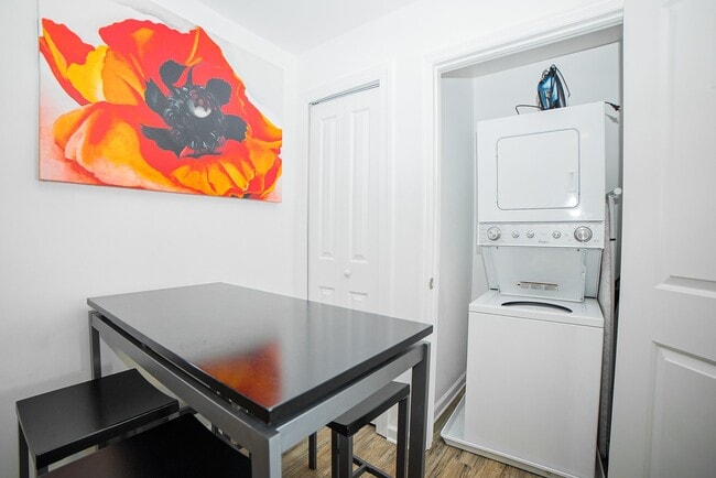 Photo - 1601 Herman St