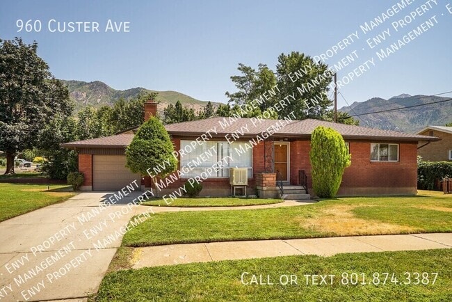 Photo - 960 Custer Ave House