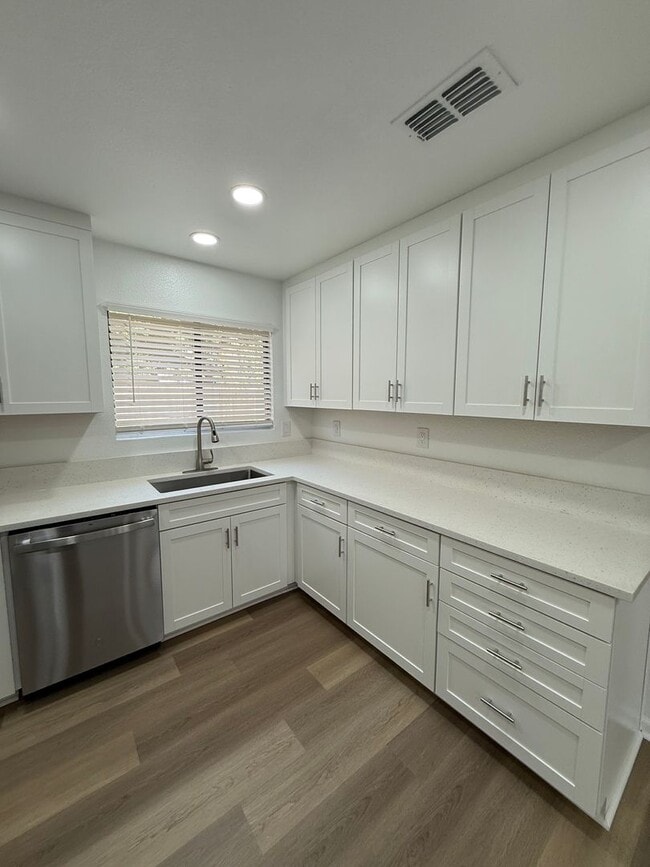 Photo - 3 BEDROOM COURT LOCATION