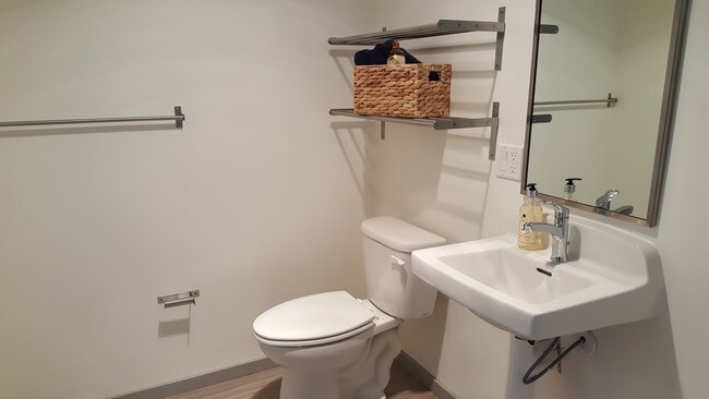 Photo - 5902 Ballard