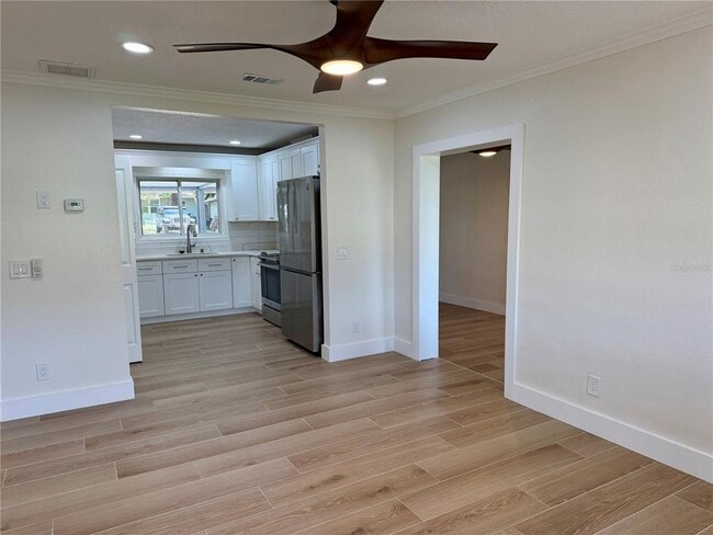 Photo - 301 S Seminole Ave