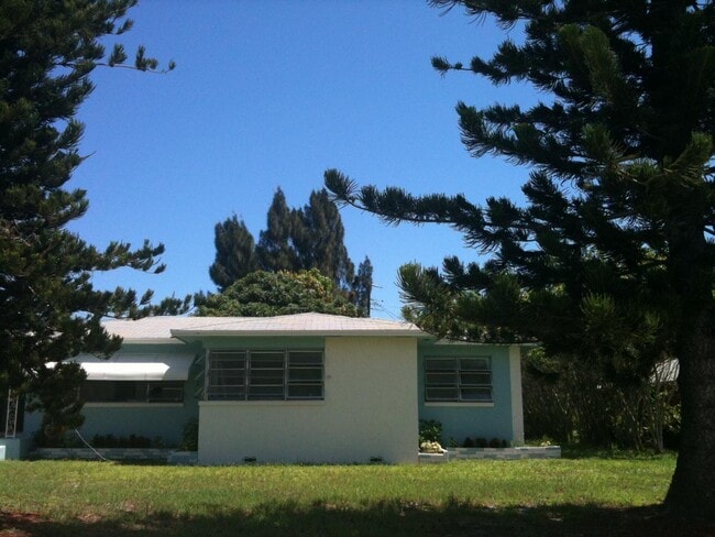 Building Photo - 355 NW 8th Ave Rental