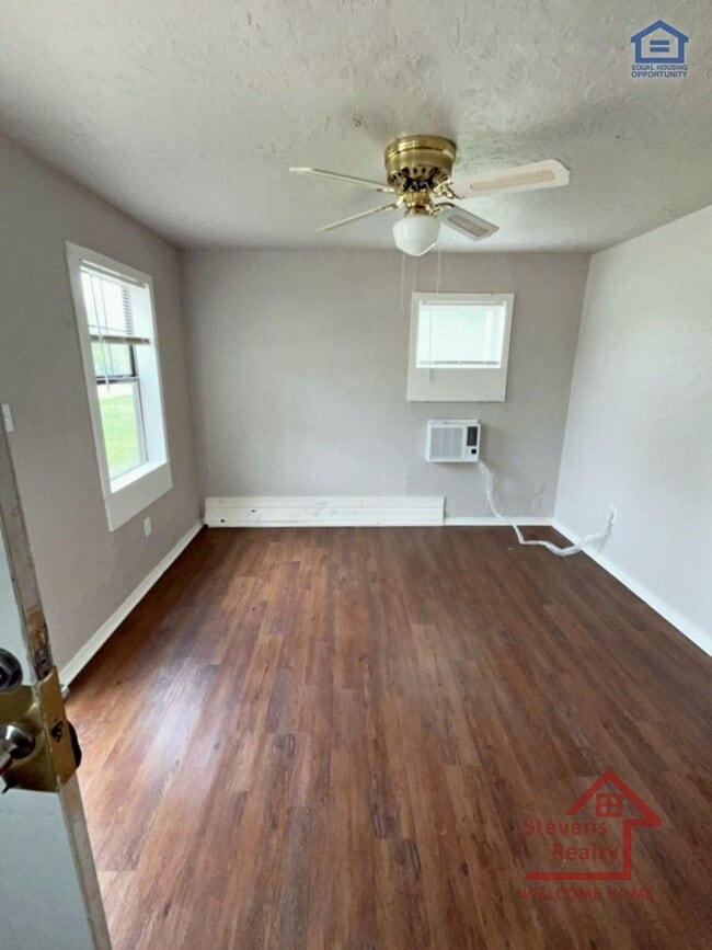 Photo - 410 SW 14th St