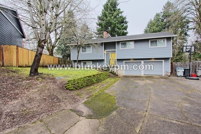 Photo - 4 Bed, 3 Bath  Split Level Home in Sherwood