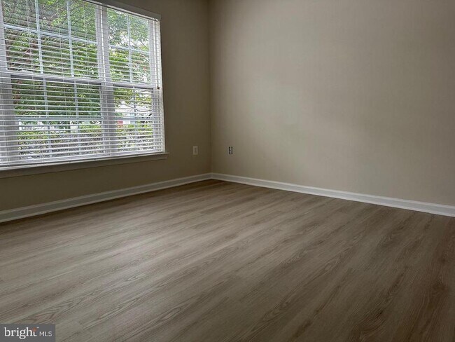 Photo - 1310 Saunders Dr