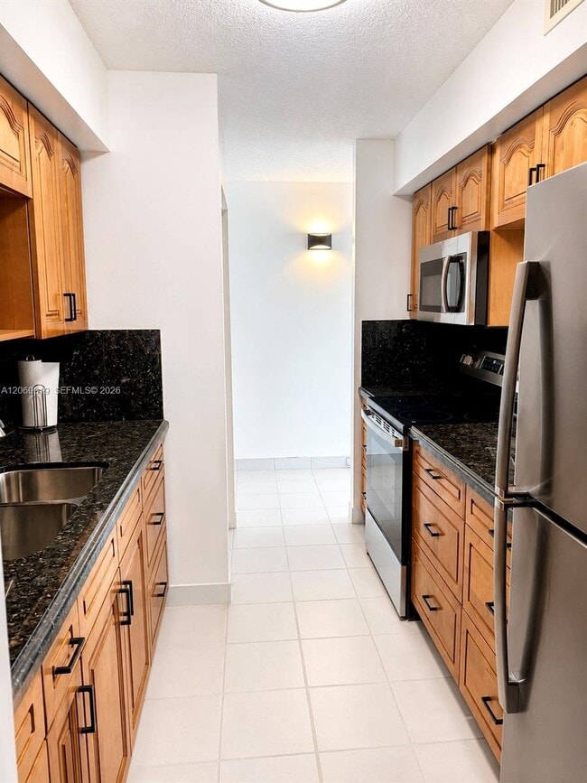 Photo - 1700 NW N River Dr Unit 106