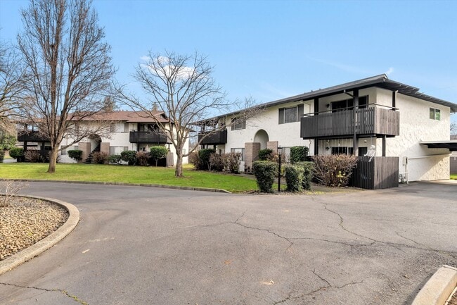 El Sereno Apartments