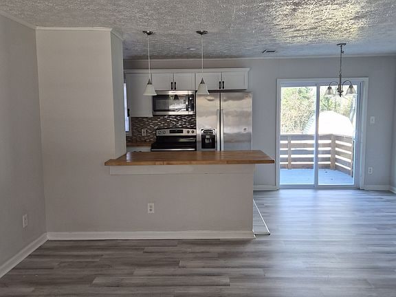 Photo - 126 Woodward Ct