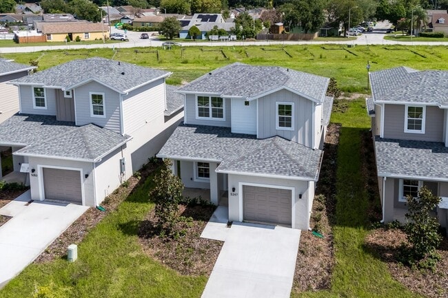 Building Photo - 5353 Vista Lago Dr