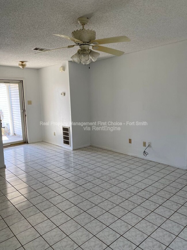 Photo - 3505 Ridgeway Dr