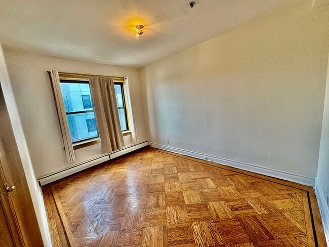 Photo - 418 Broadway Unidad 3N