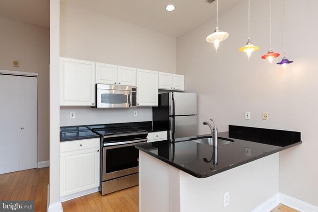 Photo - 315 Arch St Unit 408