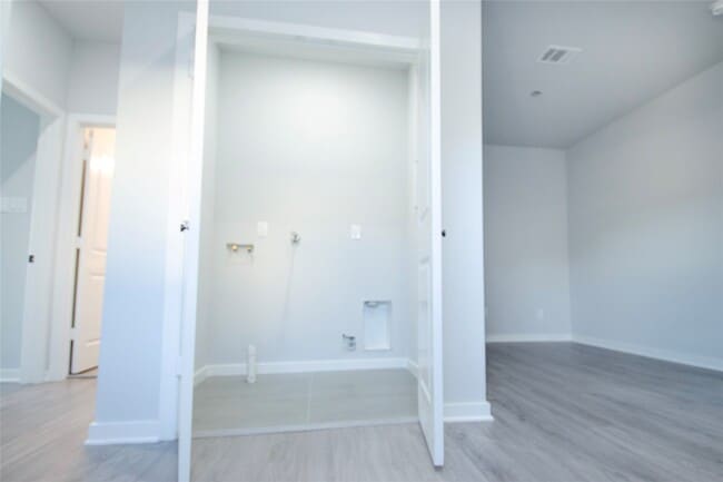 Photo - 2832 Mansfield St