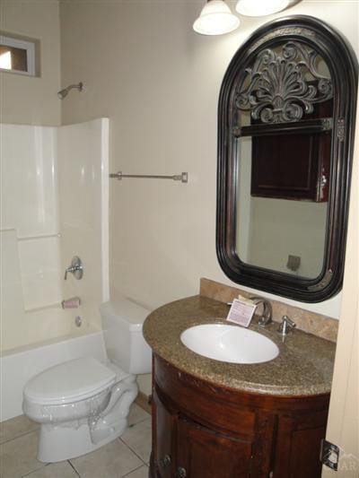 Photo - Well designed Craftsman home in Oakview