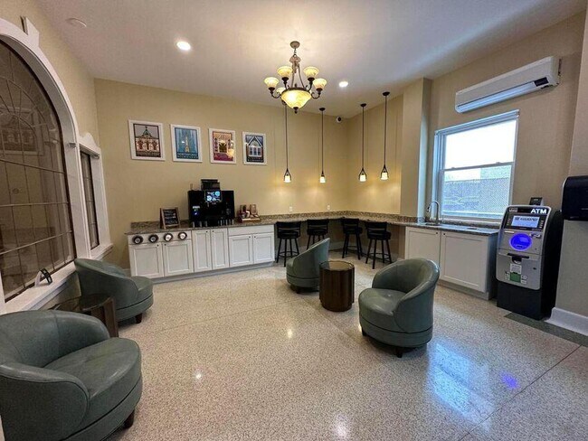 Photo - 1028 E Juneau Ave Apartamento