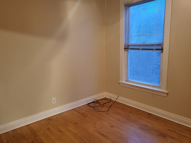 Photo - 4950 W Warwick Ave