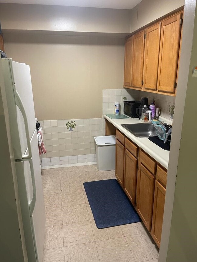 Photo - 940 E 181st St Unit 2