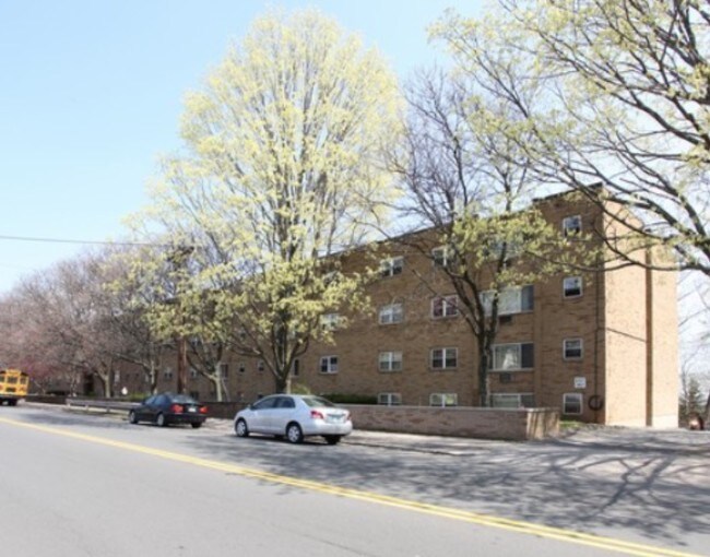 375 Farmington Ave Apartment For Rent in New Britain, CT