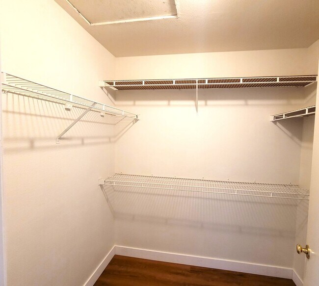 Photo - Beautiful Single Story house - Close to ev...