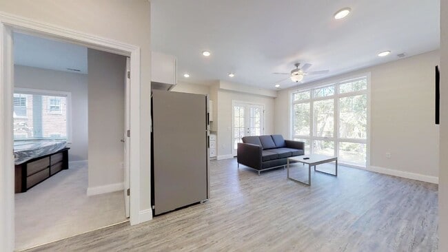 Photo - 309 W Washington St