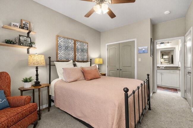 Photo - 3825 Silverthorne Ln