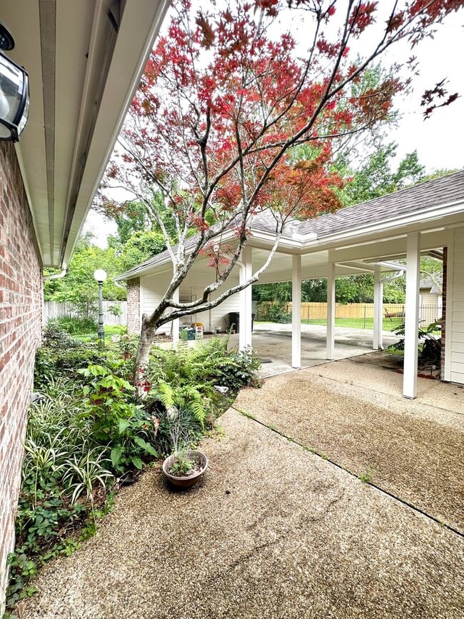 Photo - 11821 Thornberry Ln