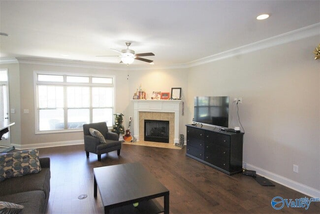 Photo - 196 Fernbridge Blvd