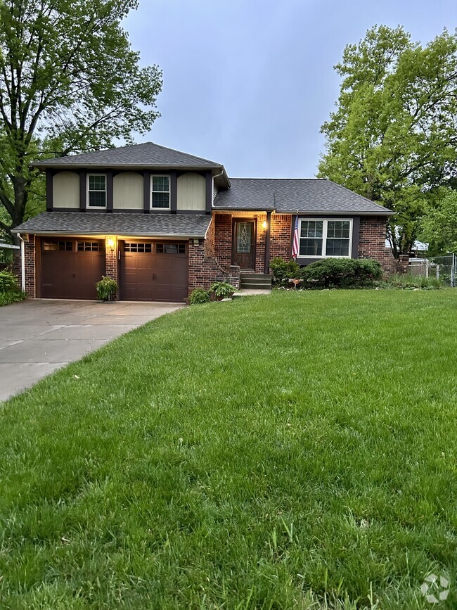 Building Photo - 3012 NW Bristol Ct Rental