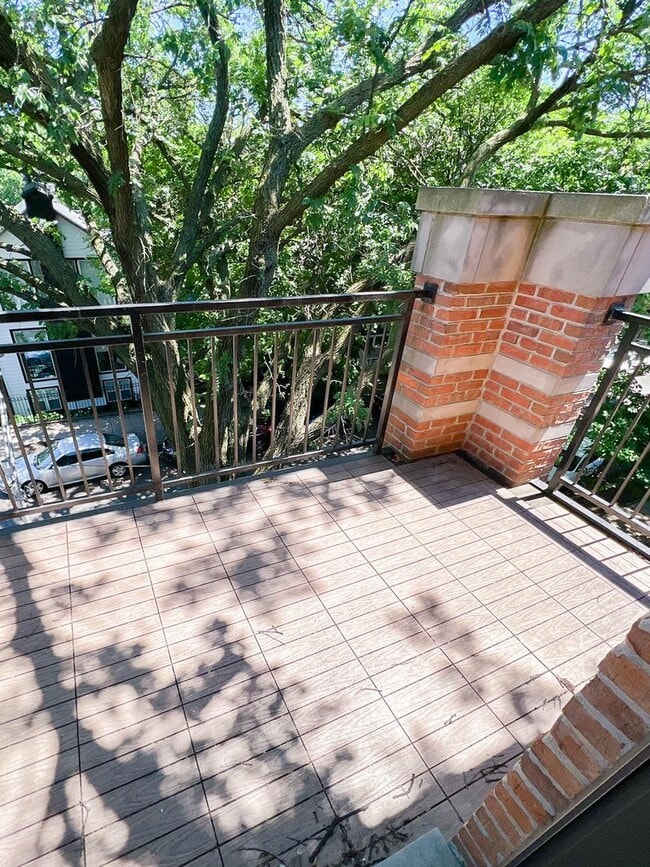 Photo - 2328 N Greenview Ave Unit 2328-3