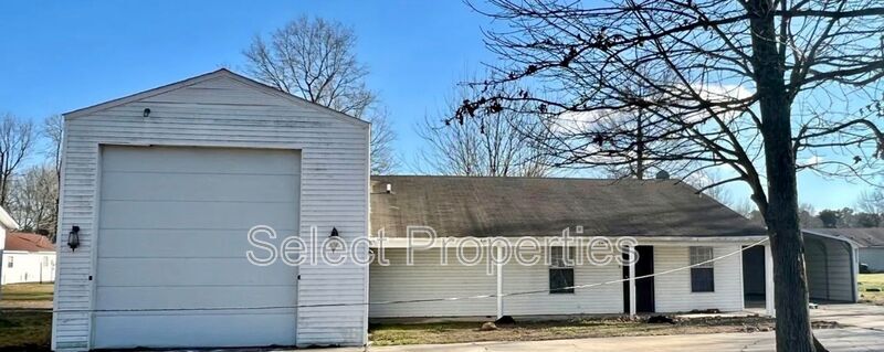 Photo - 1306 Barton Ln