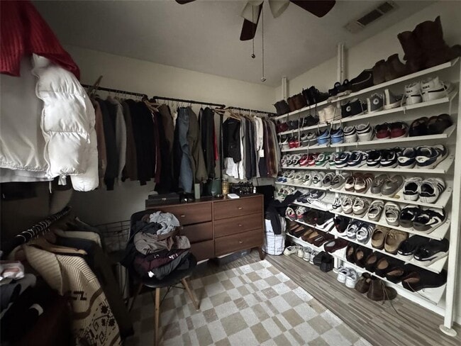 Photo - 207 Chippendale Ave