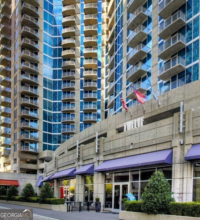 Photo - 400 W Peachtree St NW Unidad 3707
