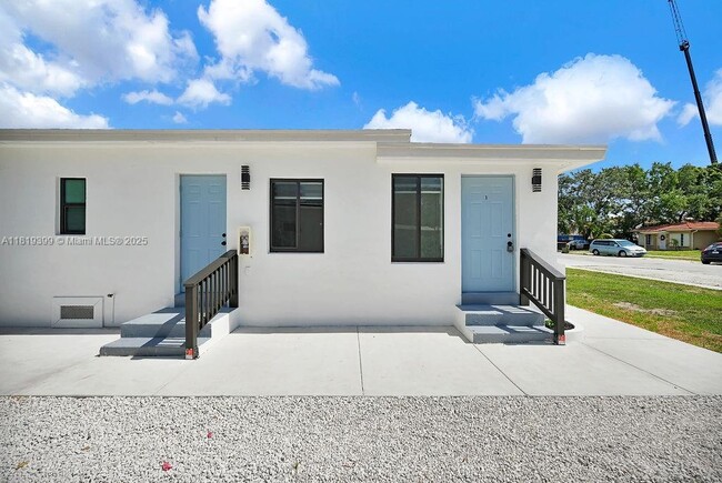 Photo - 12400 NE 11th Ct Unidad 1