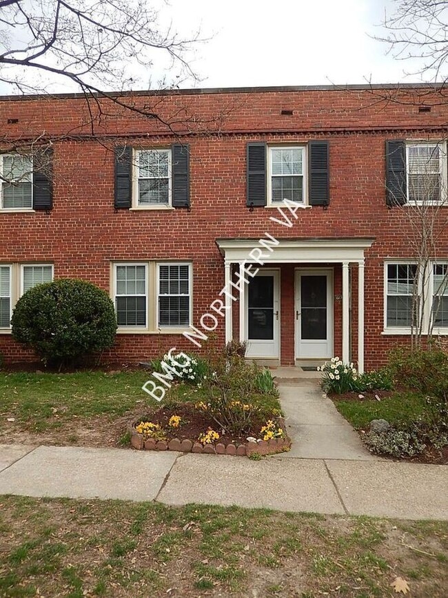 Building Photo - 2601 16th St S