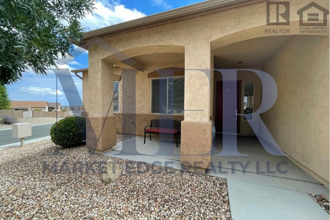 Photo - 3Bed/2Bath Home in Prescott Valley! $399 MOVE-IN SPECIAL! Move-In Ready on 1/15/2026!