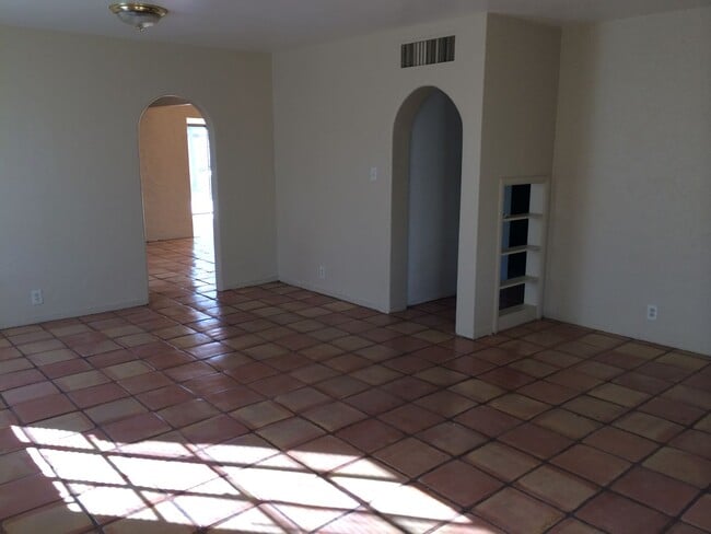 Photo - 1539 E Hudson Dr