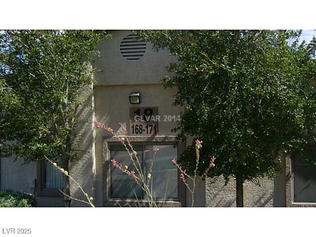 Building Photo - 2050 N Los Feliz St Rental