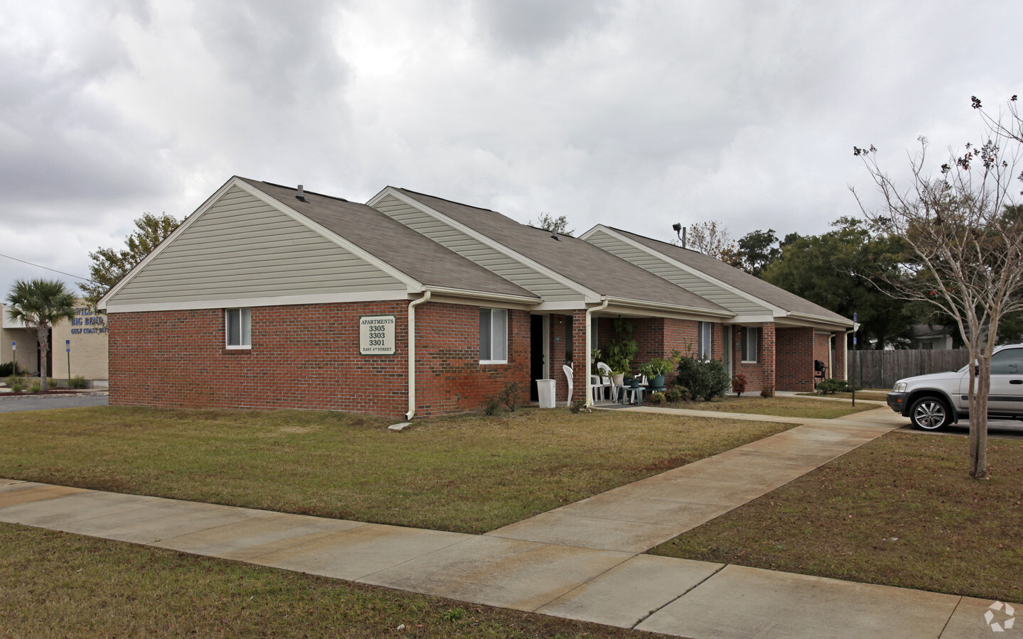 Gibb Springfield Village - Gibb Springfield Village Apartments