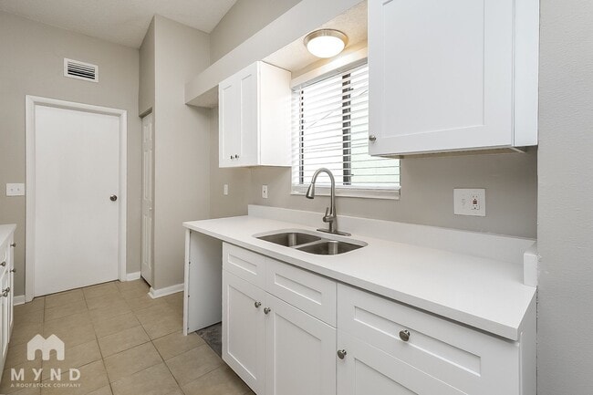 Photo - 12418 Hidden Brook Dr