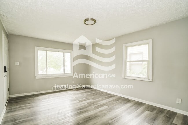 Photo - 982 E 14th Ave