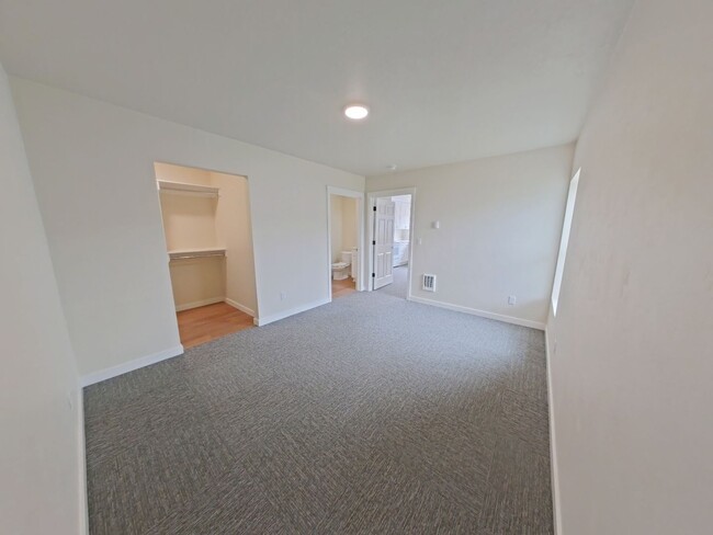 Photo - 1 Bedroom- All utilities included