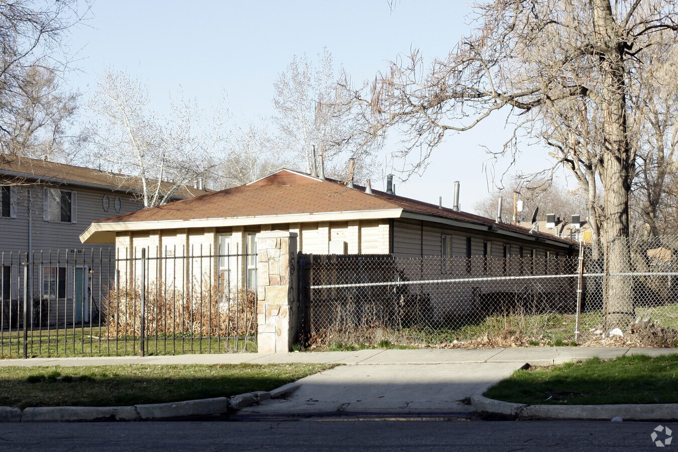 Photo - Country Oaks Apartments