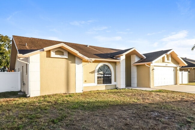 Photo - 8823 Gum Tree Ave