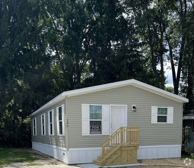 Building Photo - 136 S River Dr Rental