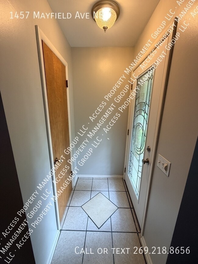 Photo - 1457 Mayfield Ave NE