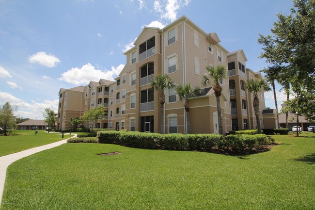 Building Photo - 1576 Peregrine Cir Unit 402