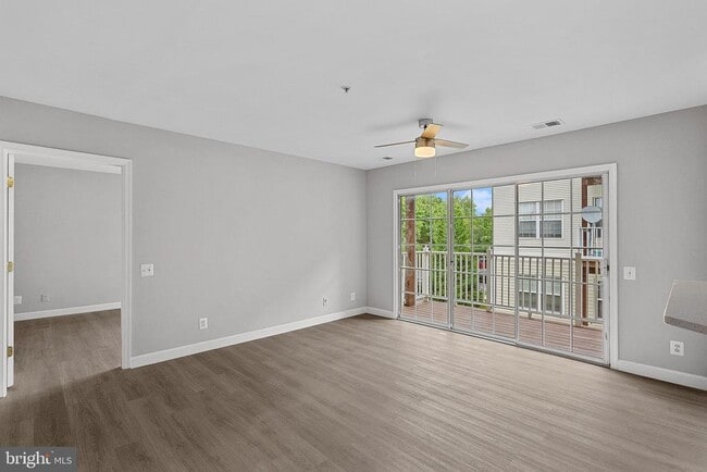 Building Photo - 21850 Locomotive Terrace Unit 202