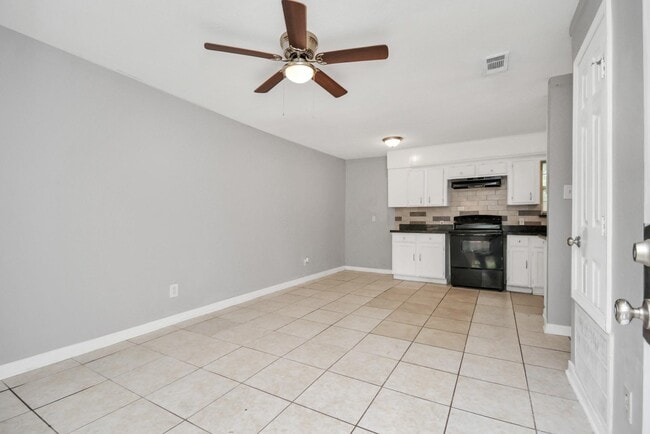 Photo - 8622 Elbert St