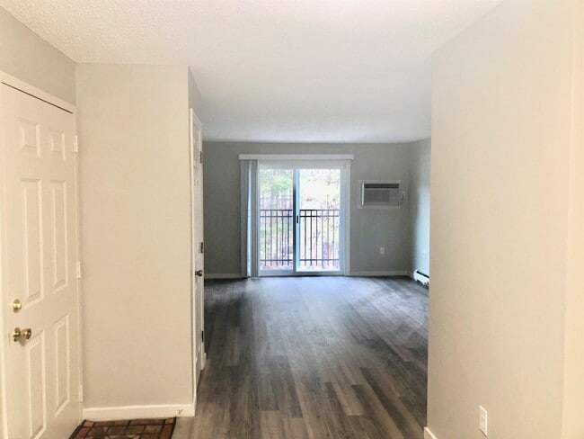 Building Photo - 5 Oak Hill Ln Unit 3